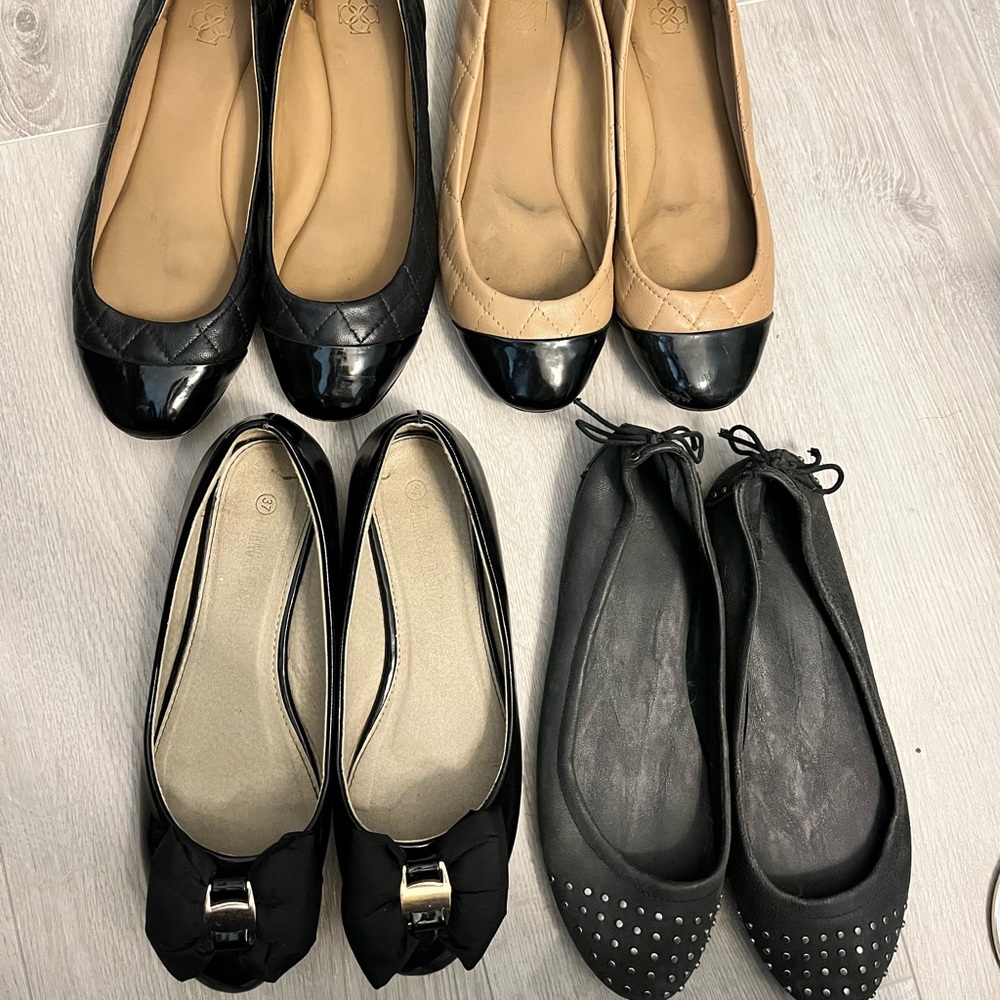 4 pairs of lightly used flats Banana Republic and Gap